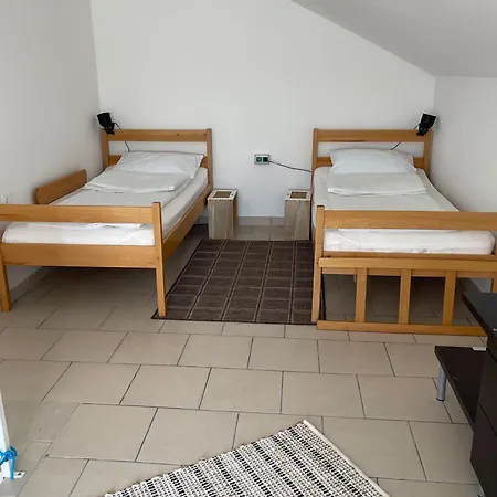 Kanegra Apartment *
